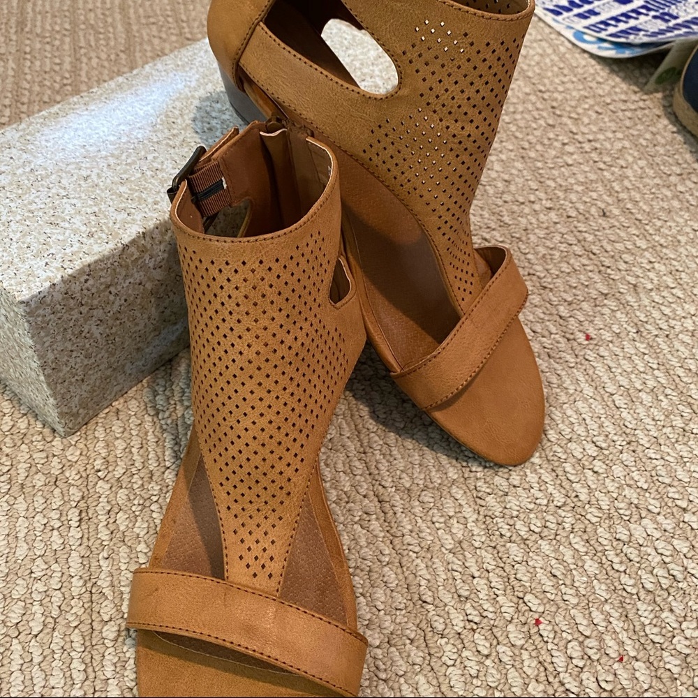 Rampage cognac sandal with stacked heel.